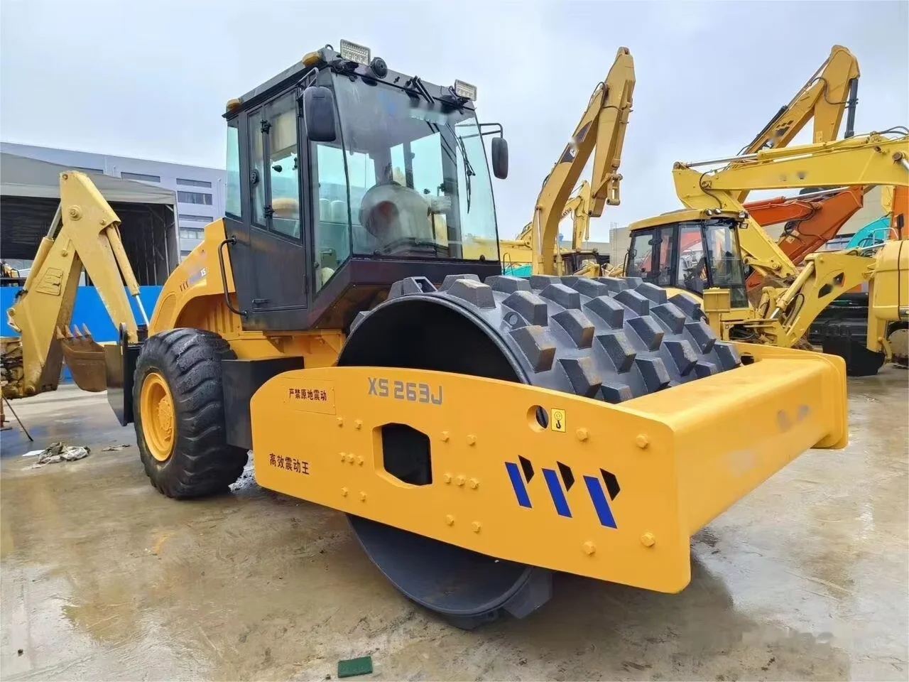XS263J Heavy-Duty Vibratory Road Roller: The Perfect Solution for Your Compaction Needs