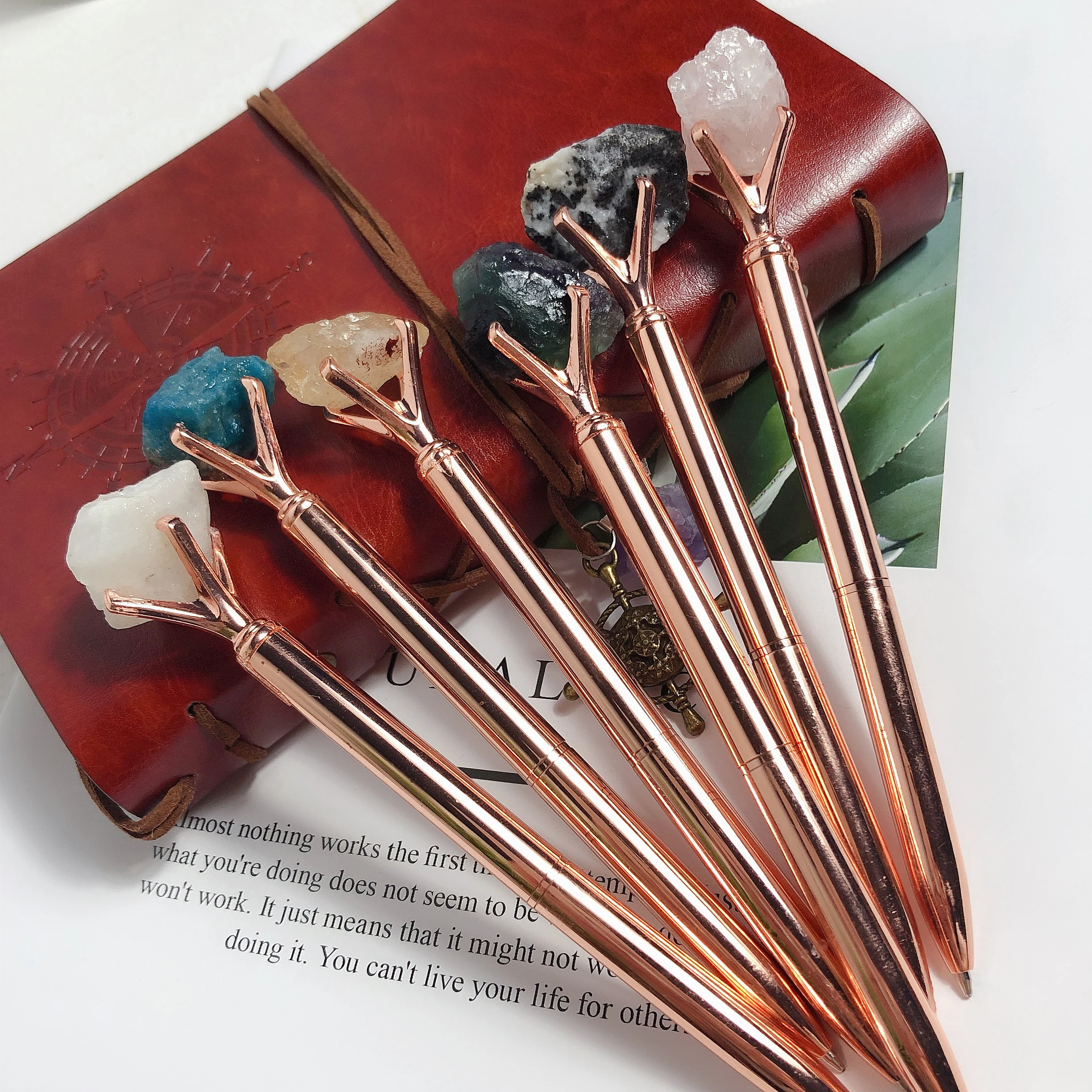 Специальный подарок, металлическая ручка с индивидуальным логотипом и упаковкой, Хрустальная ручка, оптовая продажа, ручка из хрустального сырья с заменяемым стержнем