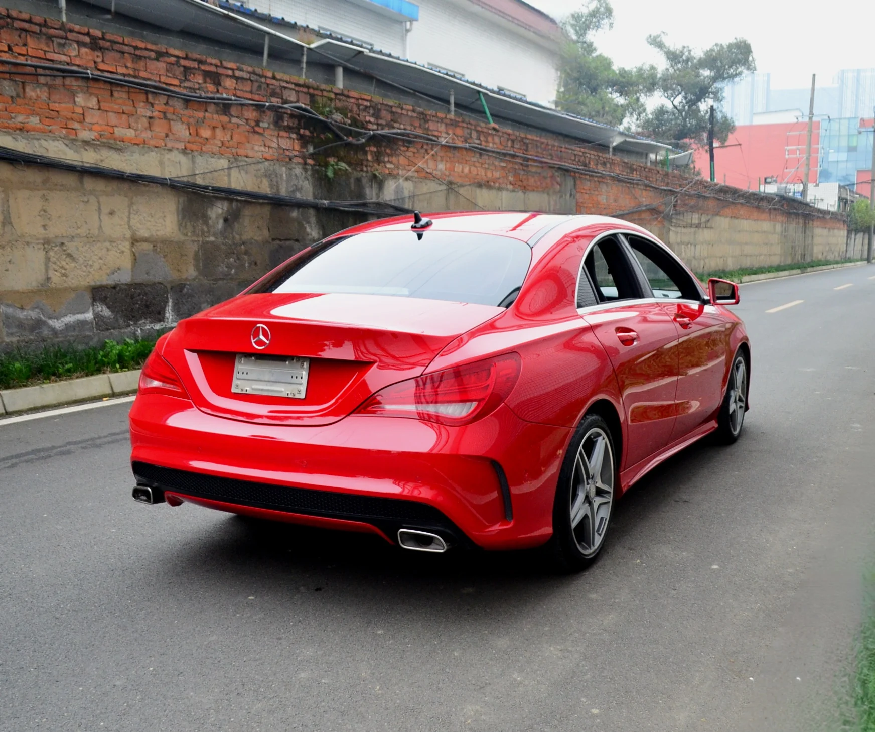 Б/у Benz CLA седан Feb-2016 78603 305 миль бензиновые Euro V 2 0 T 184Hp 300Nm 7 DCT PART-4WD 225/40 R18 шины