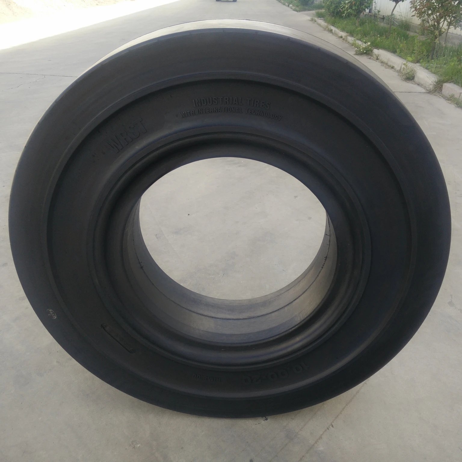 Good quality truck trailer tires low price 10.00R20 11.00R20 12.00R20 tire for sale