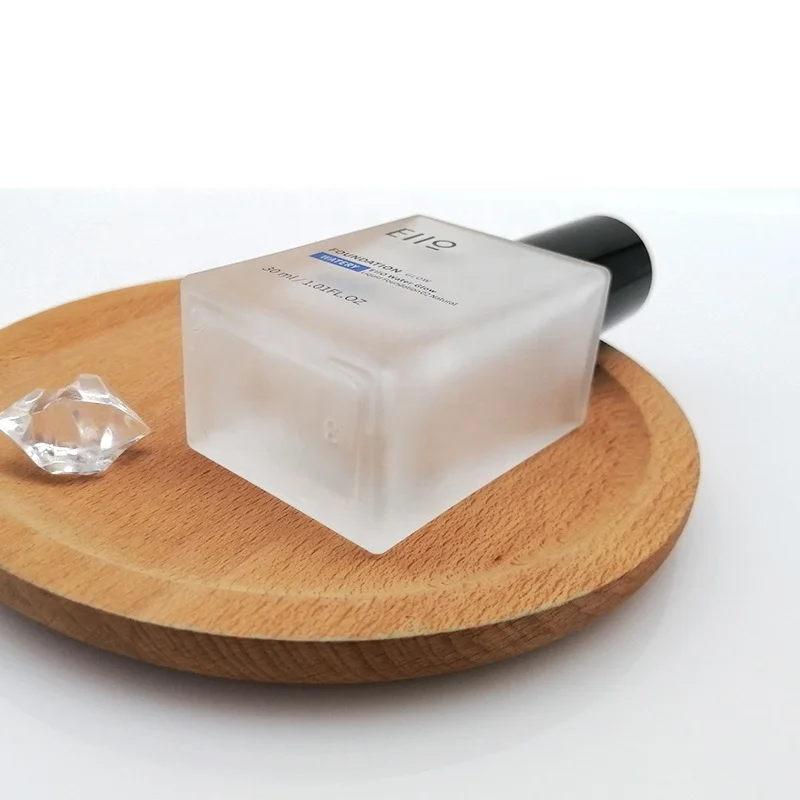 Luxury Custom Logo EDM Trending Foundation 30ml Frosted Glass Bottle Empty Glass Press Pump Head Foundation Bottle