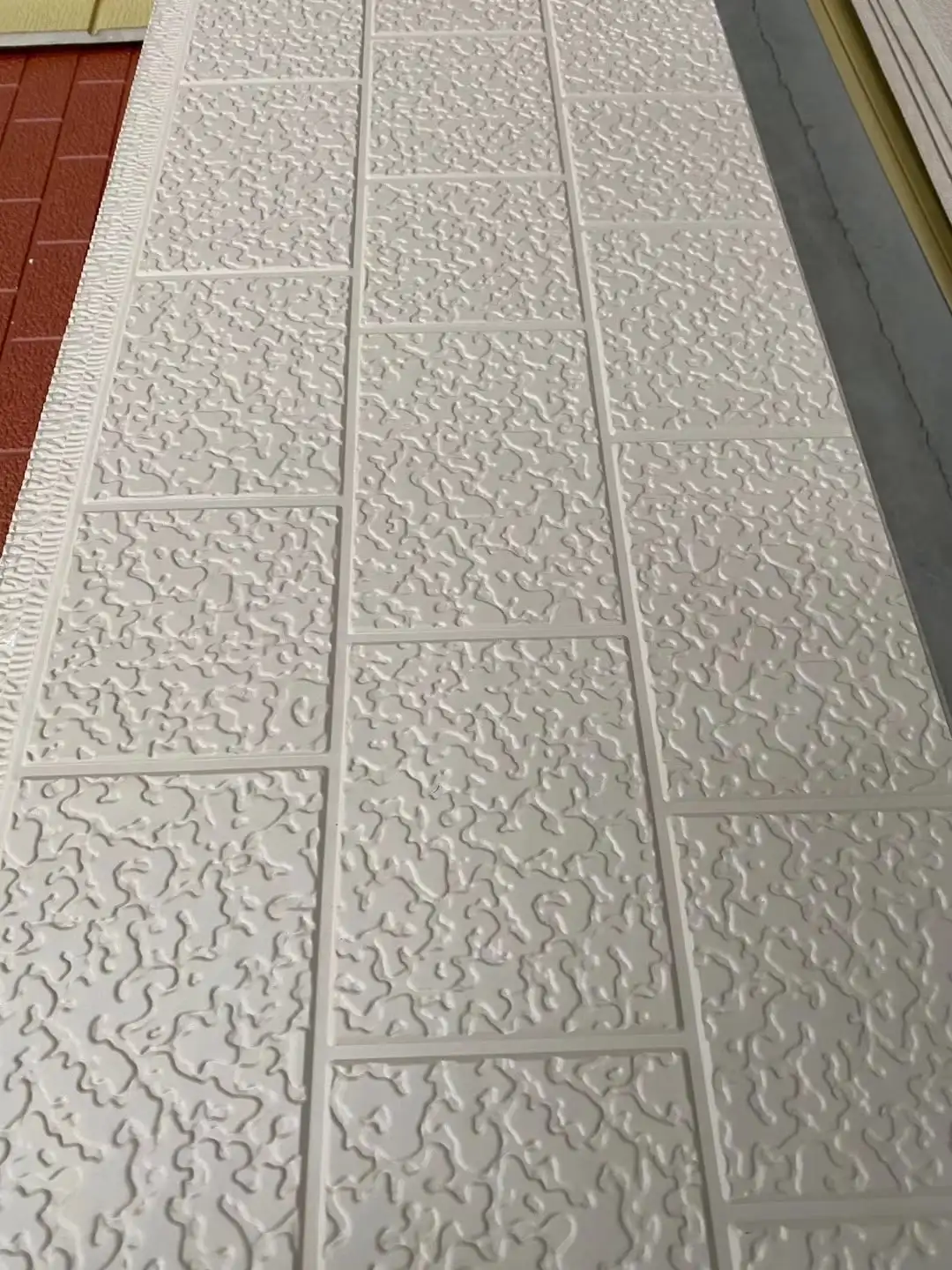 Decorative thermal insulation wall panel fireproof metal carved  sandwich panels For Prefabricated house exterior Siding board