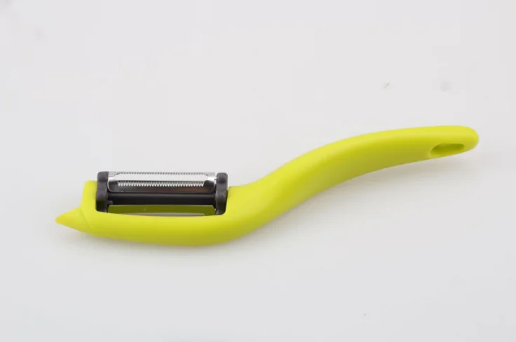Easy to Hold Rotatable Green 3 in 1 Peeler with Standard, Serrated and  Peeler for Vegetable, Carrot and Fruit.