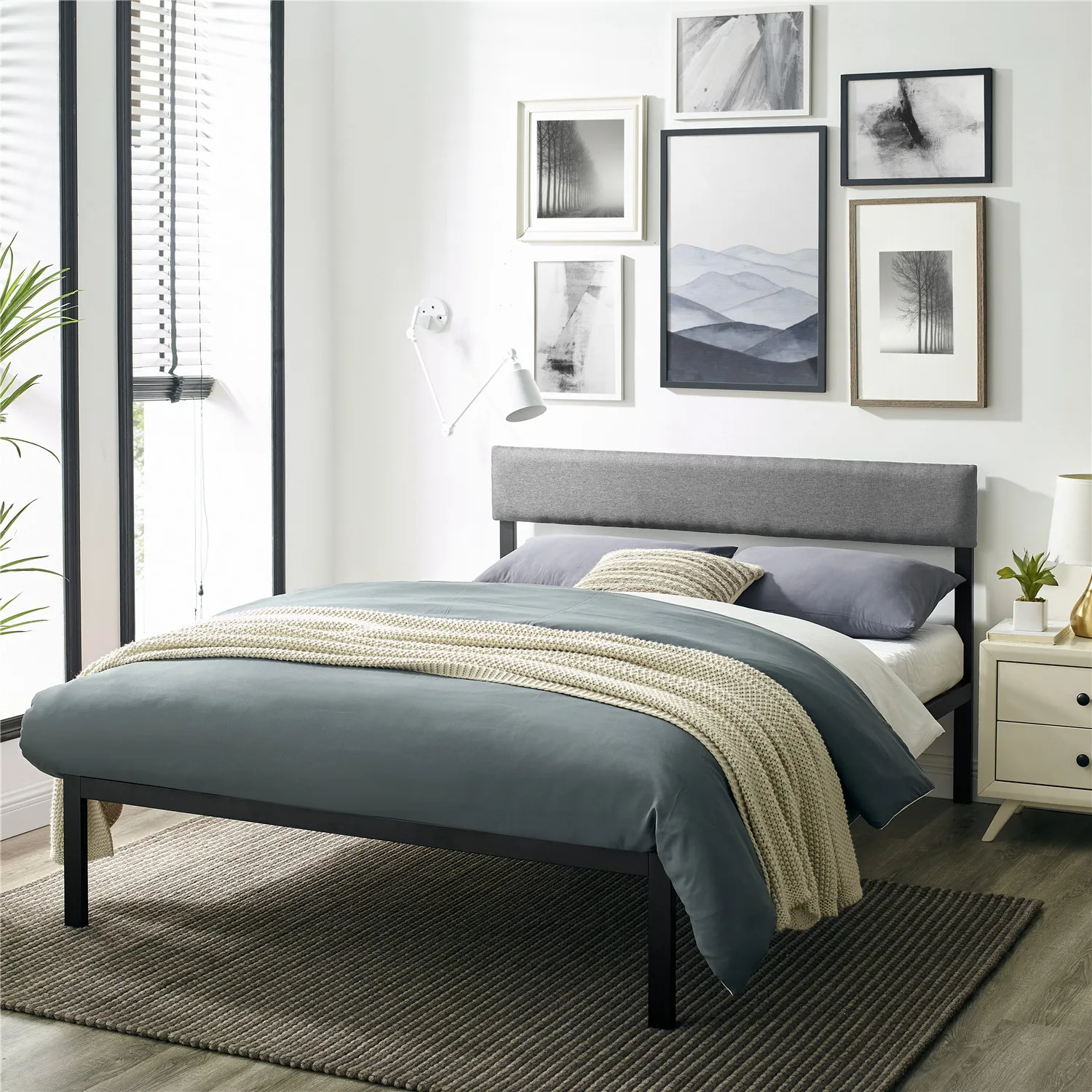 Good Quality Modern Assembly Easy Metal Frame Metal Folding Bed Frame Bedstead Black Iron Bed metal beds bedroom furniture