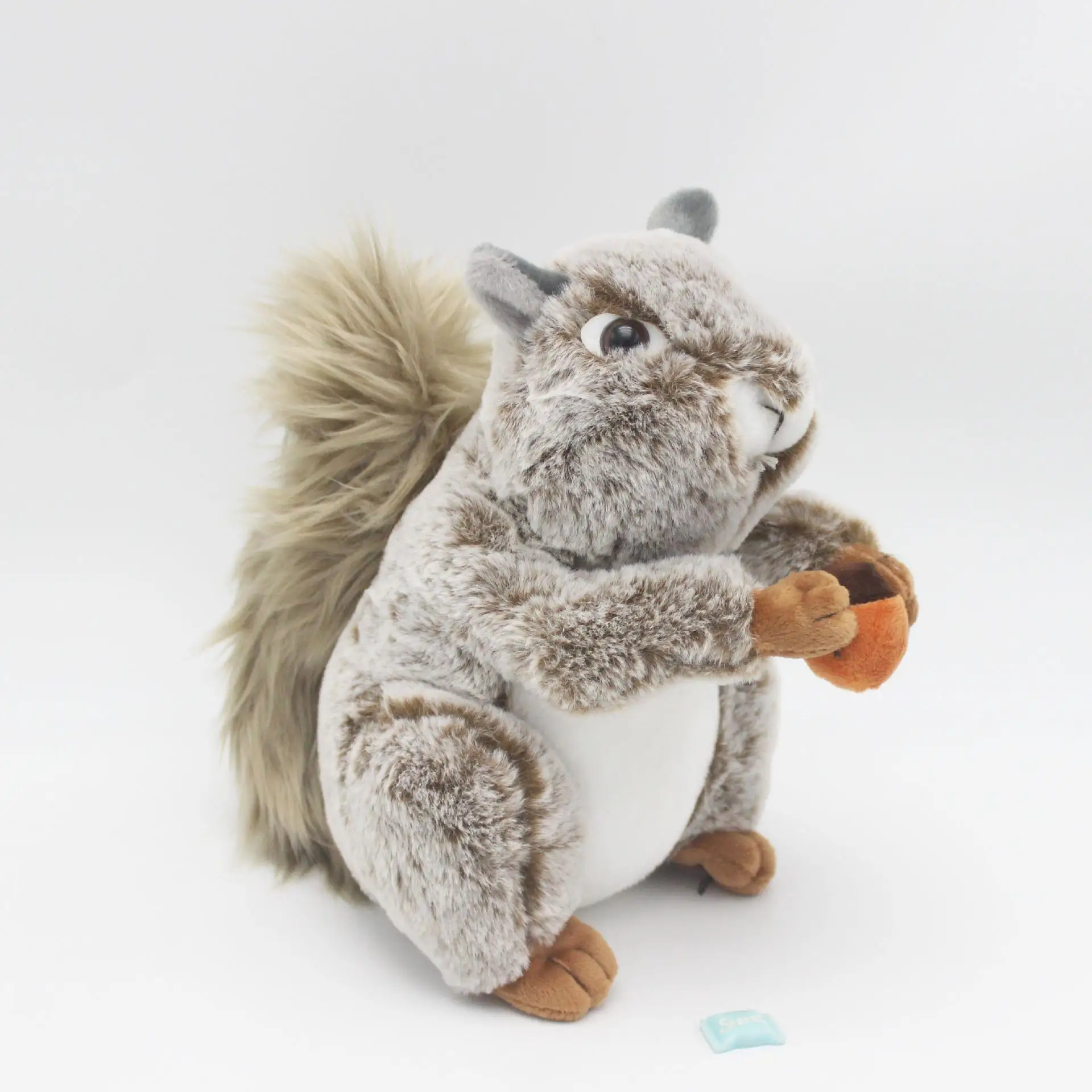 New simulation squirrel plush doll cute mini brown squirrel holding pine nuts plush toy animal stuffy toy wholesale