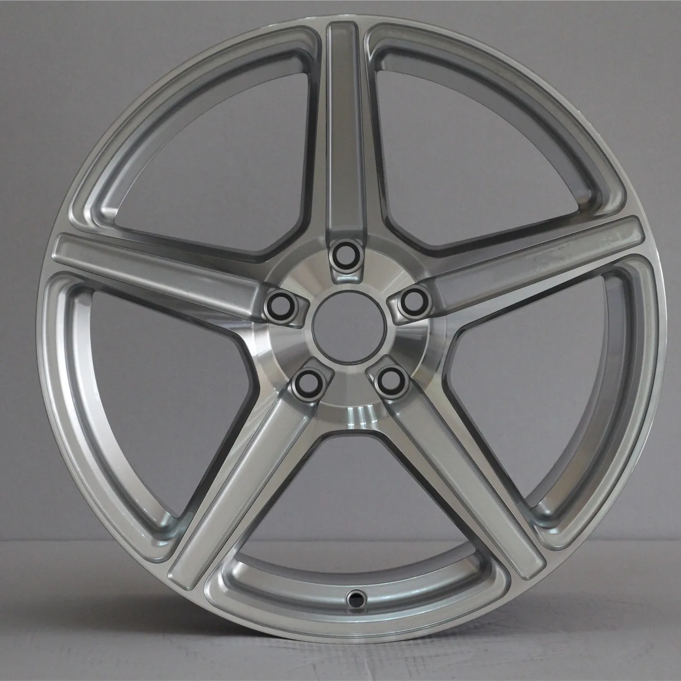 [Wholesale] Chinese manufacturer 17 18 inch 4/5/8*100/105/108/110/112/114.3 car rim for Top wheels passenger car alloy wheels