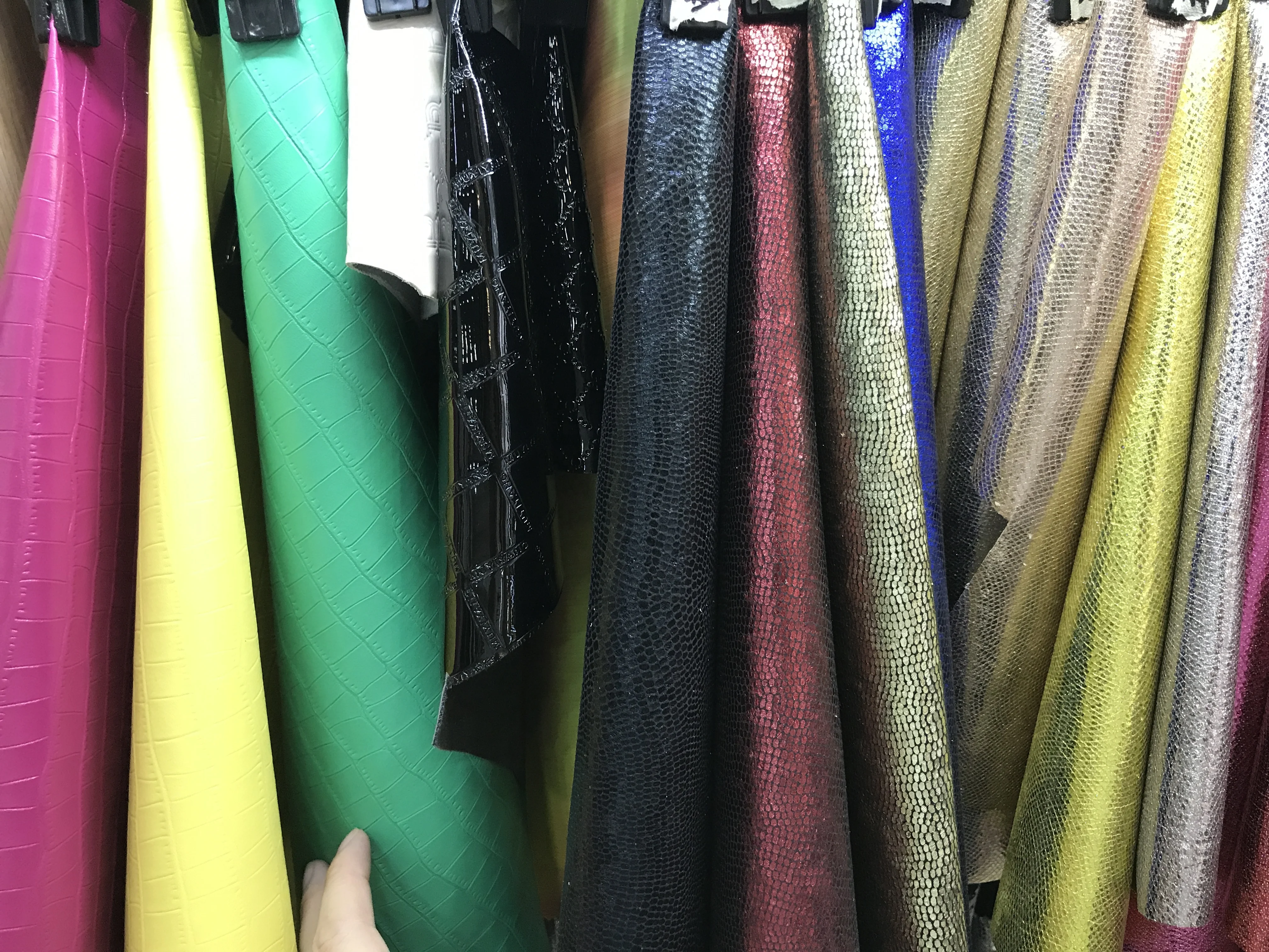 CUSTOM Party High Heels ANMAIRON 2023 New Arrival Black Leather Pointed Toe Rivet Dress Shoes High Quality Spring Womens Pumps