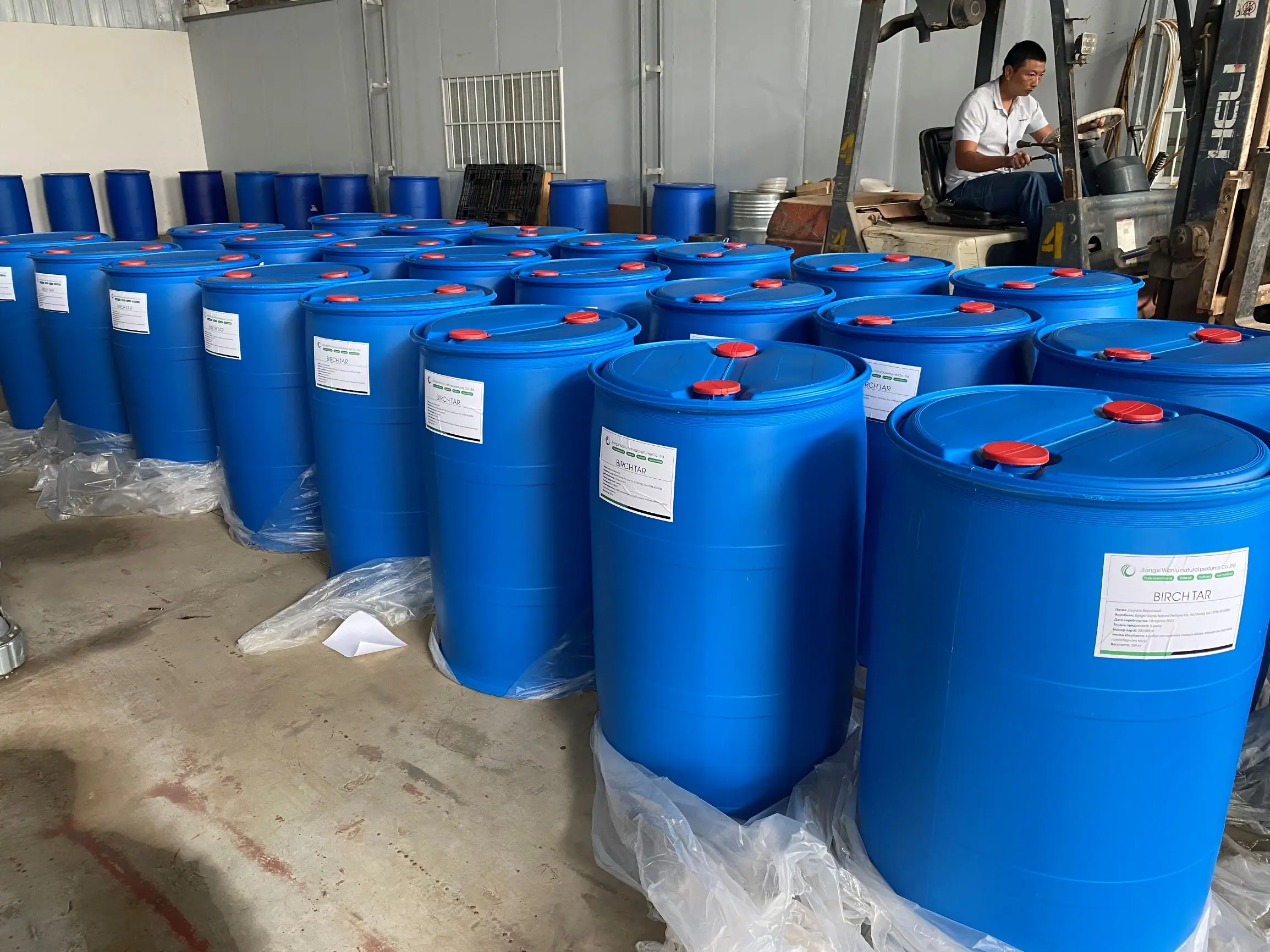 Factory Wholesale Pure Tea Tree Essential Oil Pure Tea Tree Oil for Hair Skin and Nails Plus Aromatherapy and Natural Cleaning