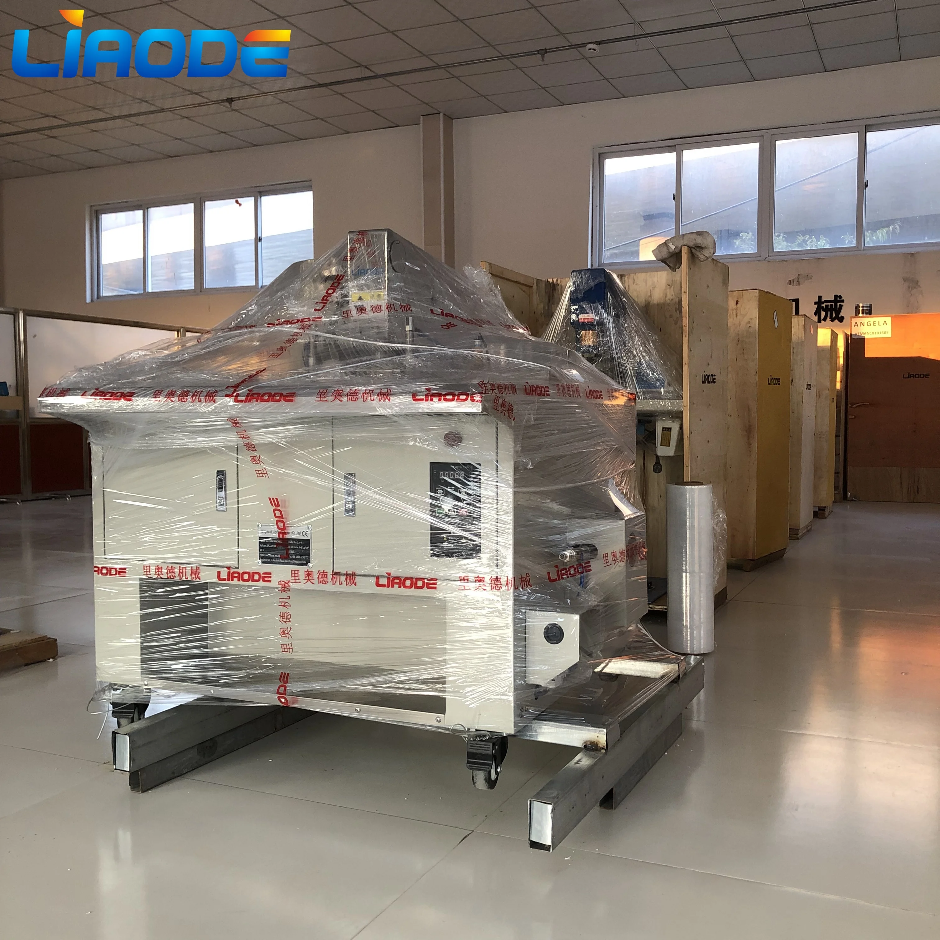 Automatic Furniture Fabric Covered Metal Button making machines