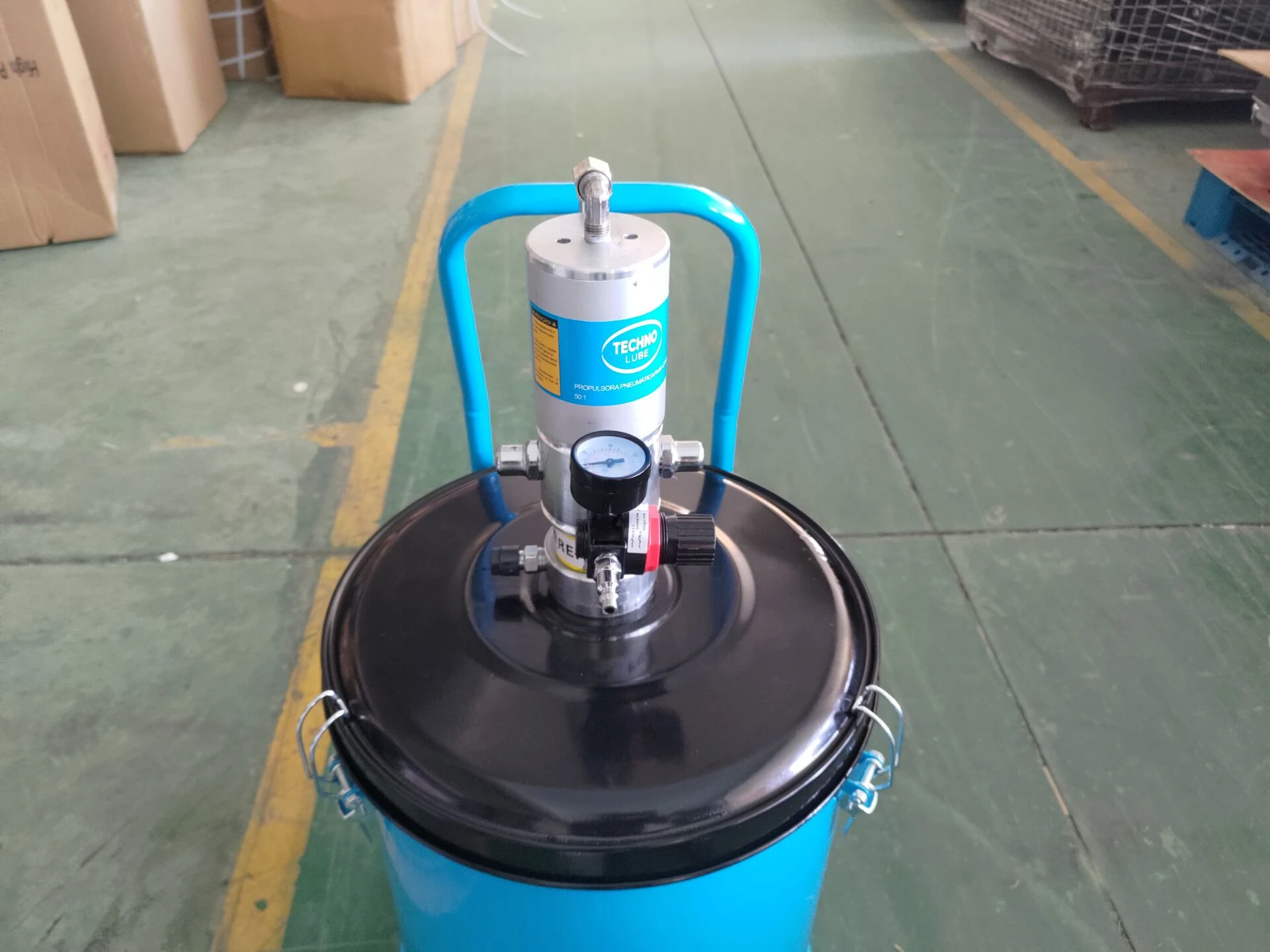 50:1 High Pressure 35L Pneumatic Grease Pump Air Operated Bucket Grease Pump with wheel Hose nozzle