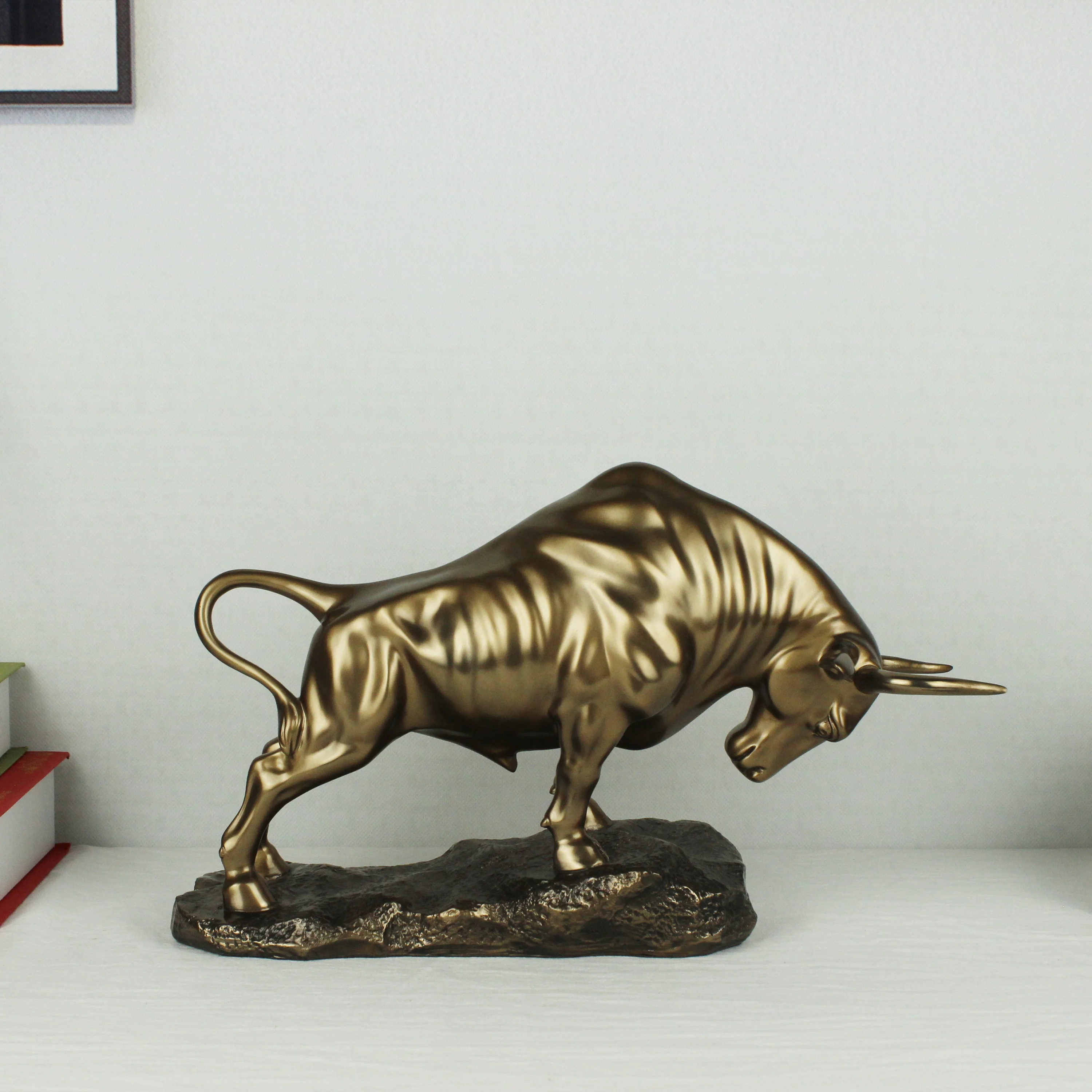 Modern life size bronze bull statue custom metal animal figurine home decoration