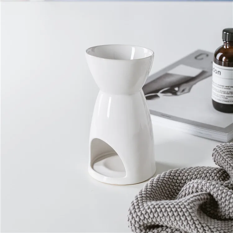 Personalized white plain custom logo hotel ornamental home decor ceramic aroma oil burner for decoration