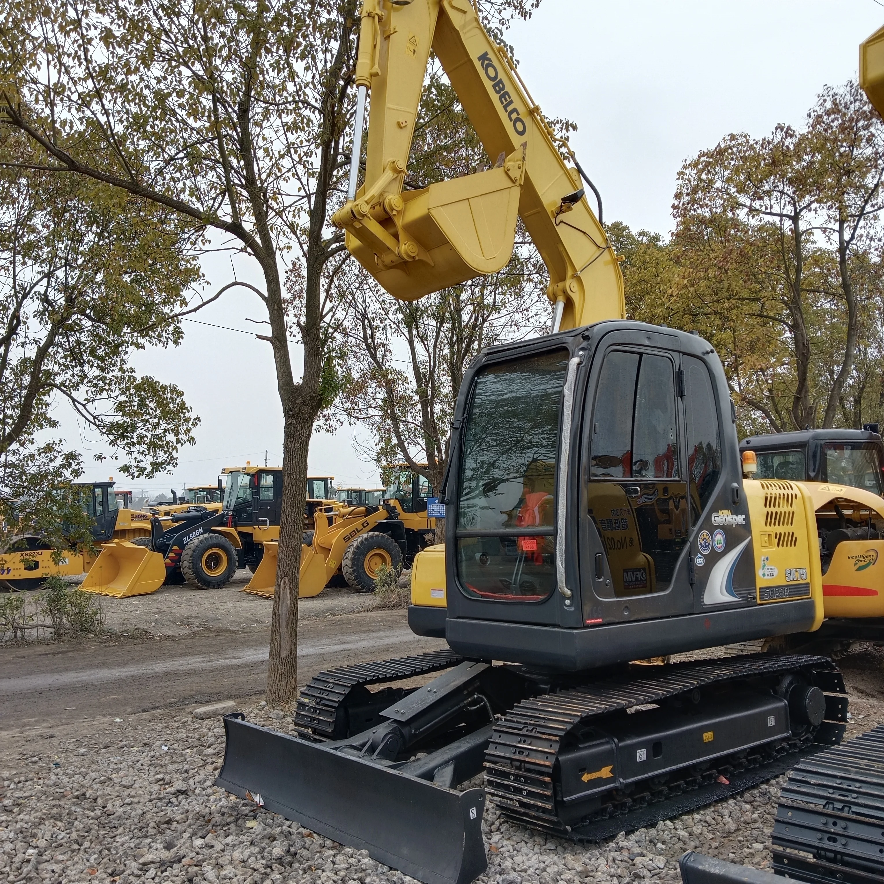 Новое поступление мини-экскаватор Kobelco SK75 низкая цена подержанные Гусеничные экскаваторы SK210 SK200 с основными компонентами двигатель насоса двигателя