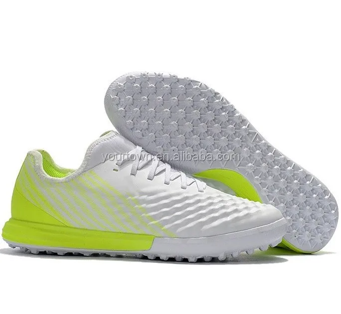 
2020 indoor vietnam factory new soccer shoes, football boots soccer shoes, cr7 wholesale soccer cleats shoes 