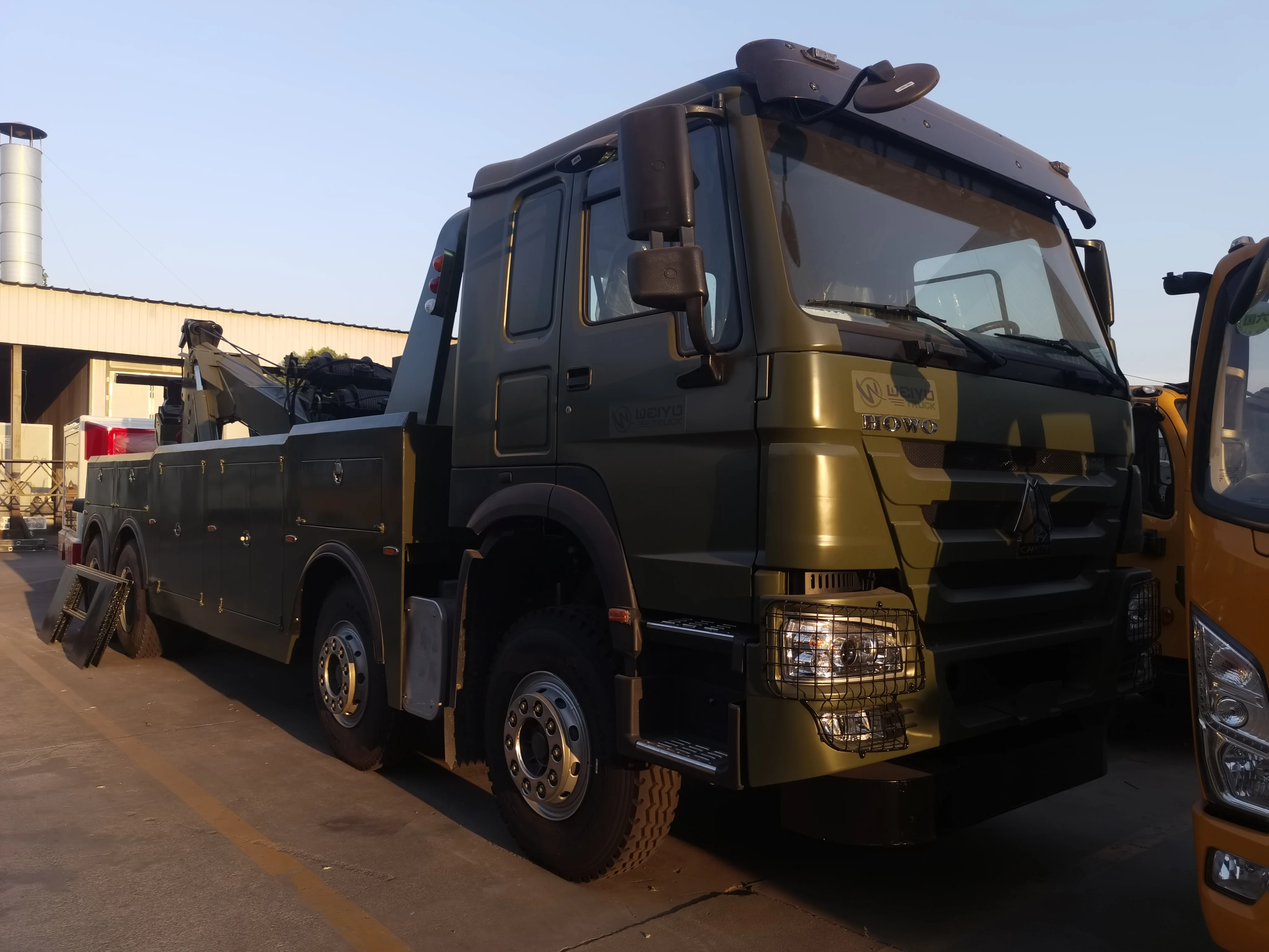 Factory Direct Sinotruk Euro II 8x4 30 Ton Wrecker Tow Truck Efficient Diesel Manual Used Convenient Trailer Wrecker One Tow Two