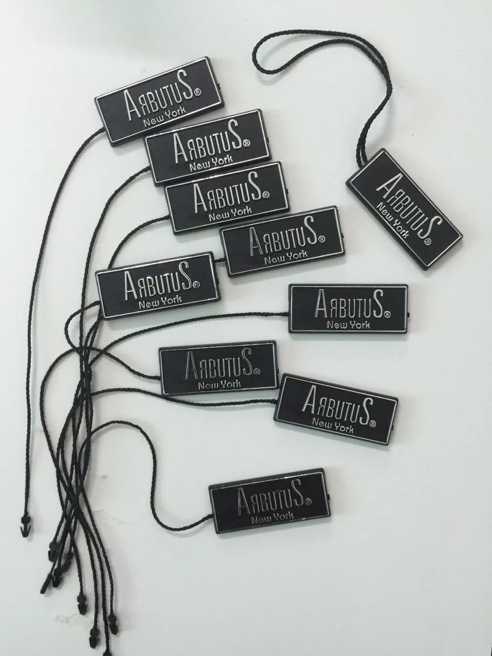 Clothing Fashion Logo Design Custom Hang Tag Security Clear Plastic Hang Tag Seal Tags