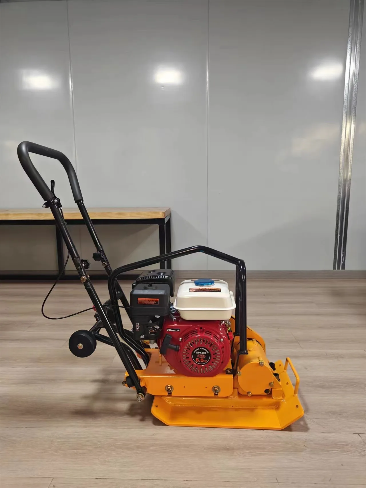 Wholesale Heavy Duty Plate Compactor with 65kg Suitable for Roadbed Compaction or Asphalt Surfacing Work