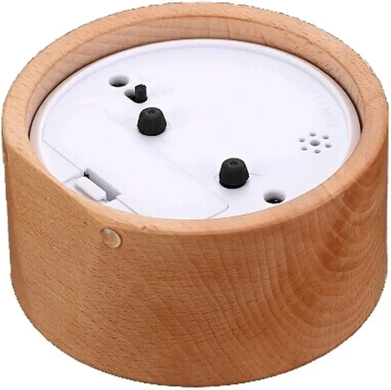 Nightlight Solid Wood Battery Operated Round Wooden Silent Desktop Alarm Clock for Home Study