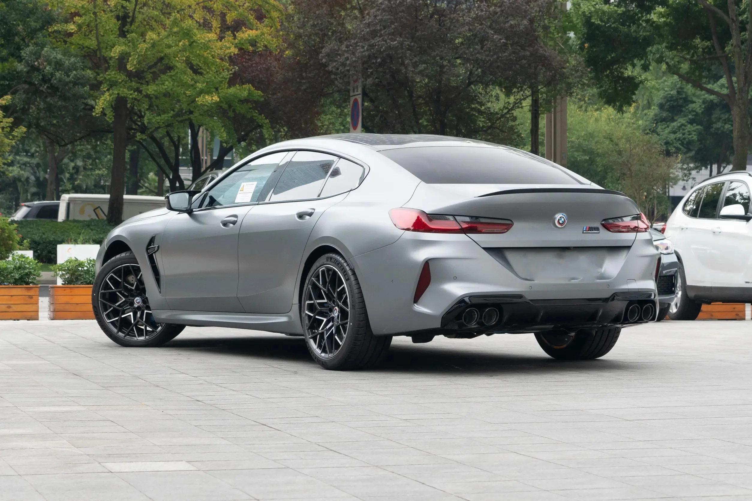2023 четырехдверное купе BMW M8 Thunder Edition 4 T V8 625 лошадиных сил максимальная скорость 250 км/ч электробензиновое топливо большой роскошный Подержанный автомобиль
