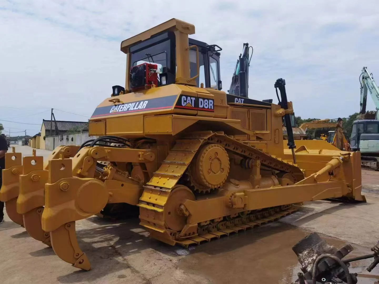 Used Bulldozer D8R Second Hand Outstanding Crawler Bulldozer D8K D9R Able To Be Bought