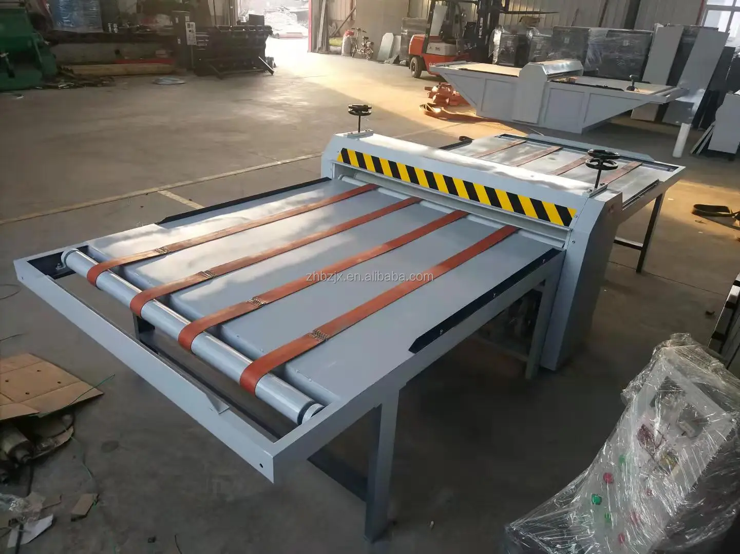 ZHENHUA MQJ Corrugated Carton Box Pizza Box Automatic Box Die Cutting Machine