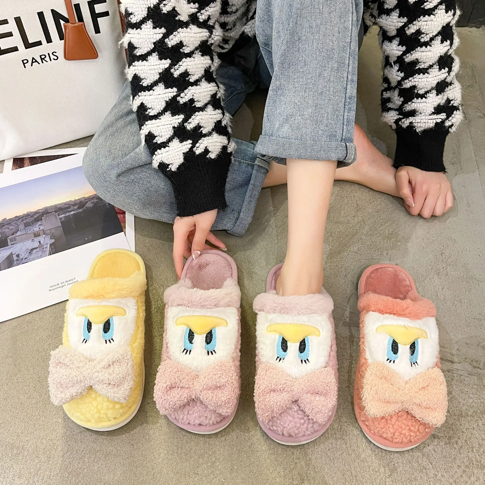 2021 Fashion Cute Cartoon Duck Cotton Slippers Plush Wholesale Soft Indoor Warm Home Furry Fuzzy Slippers With Fur