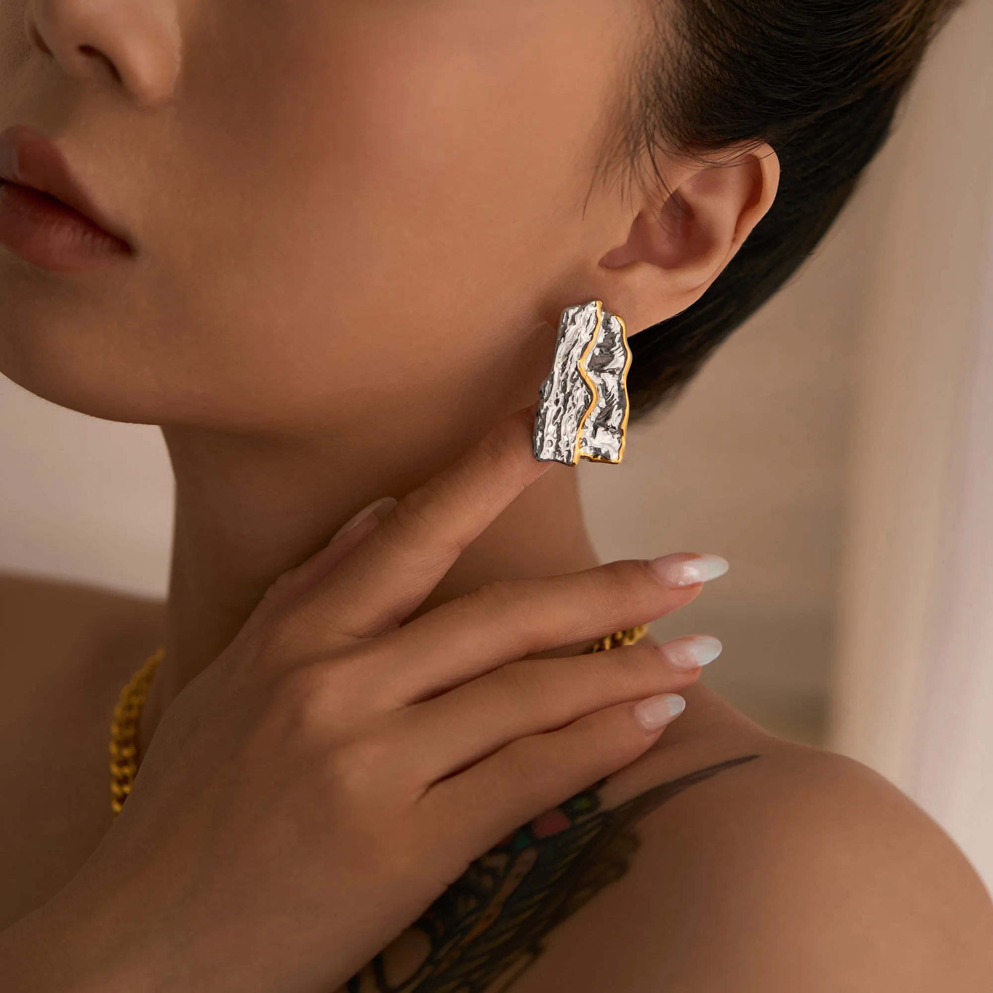 2025 Dazan New Winter Ins Trendy 18k Pvd Gold Plated Stainless Steel Boho Irregular Pleated Lava Earrings Chunky Women Jewelry