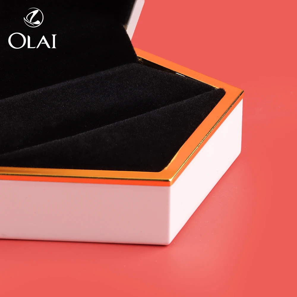 Olai Pentagon Luxury LED Light White Painting Earring Pendant Chain Jewelry Gift Package Box