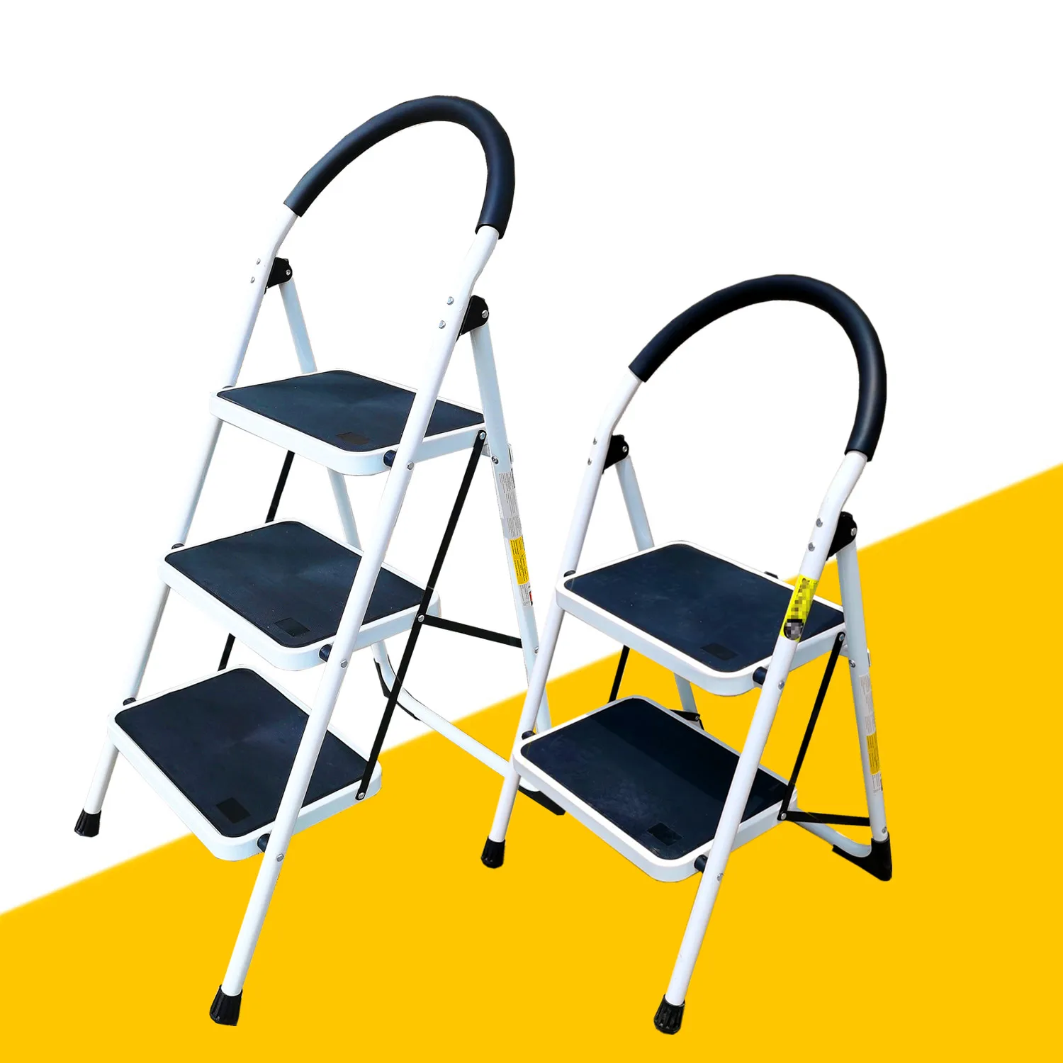 China Manufacturer EN 131 Optional Color Wide Step Compact Steel Ladder for Home Decoration