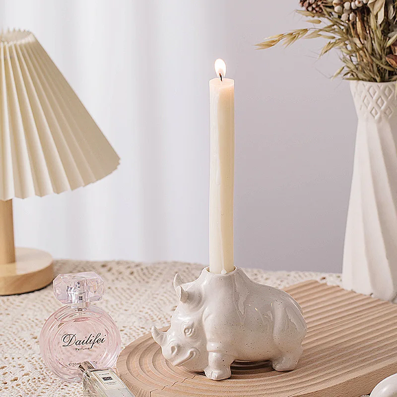 Popular Elegant Wrist Rope Shaped Candle Stand Decorative Tabletop Porcelain Candle Holder for Home Party Night Light Wholesale
