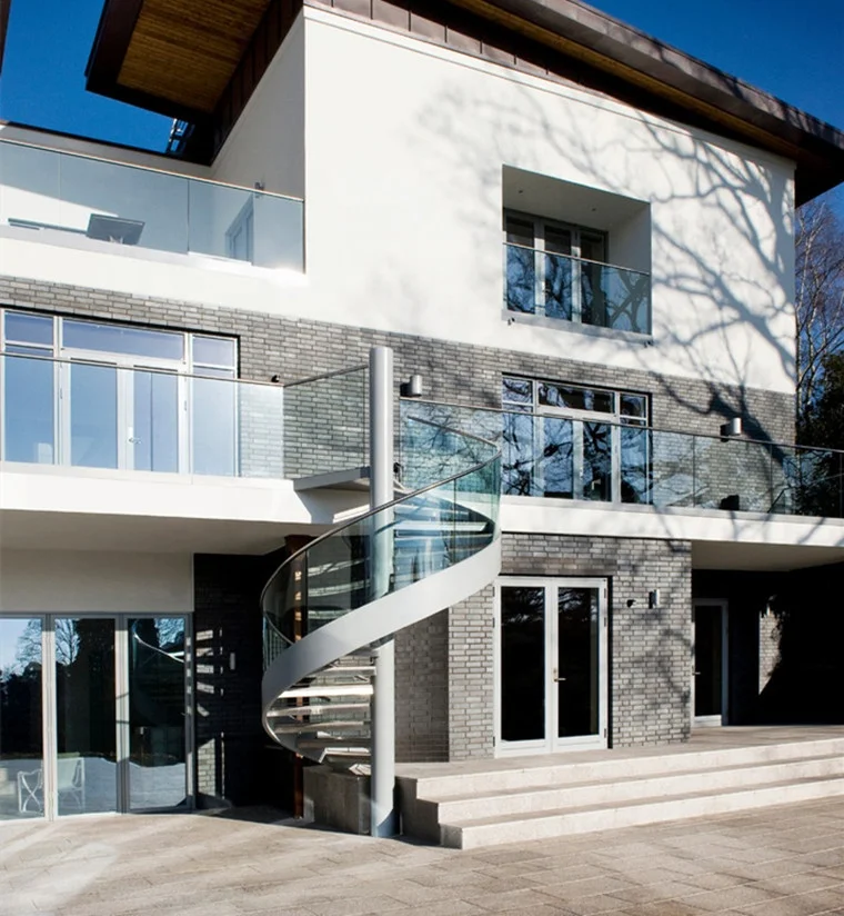 Easy installed villa Commercial glass step spiral staircase resident outdoor wood tread helical stairs/Outdoor stairs