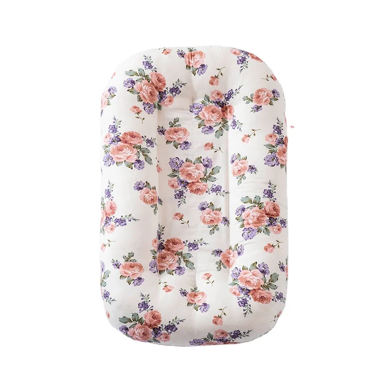 Baby comfortable soft bed Middle bed portable folding bionic mattress suitable for newborns good air permeability