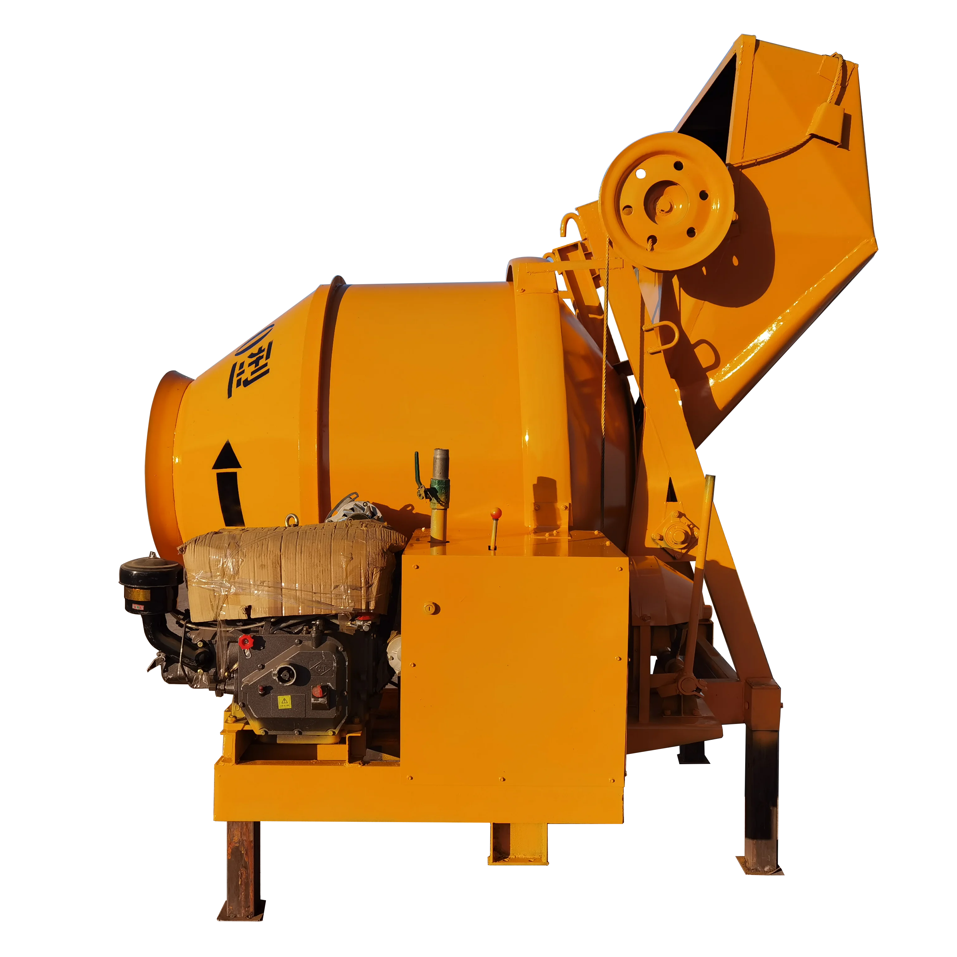 Hot Sale Small Diesel Concrete Mixer  High Efficiency Self  Lift Concrete Mixer Diesel Self Loading Cement Mixing Machine