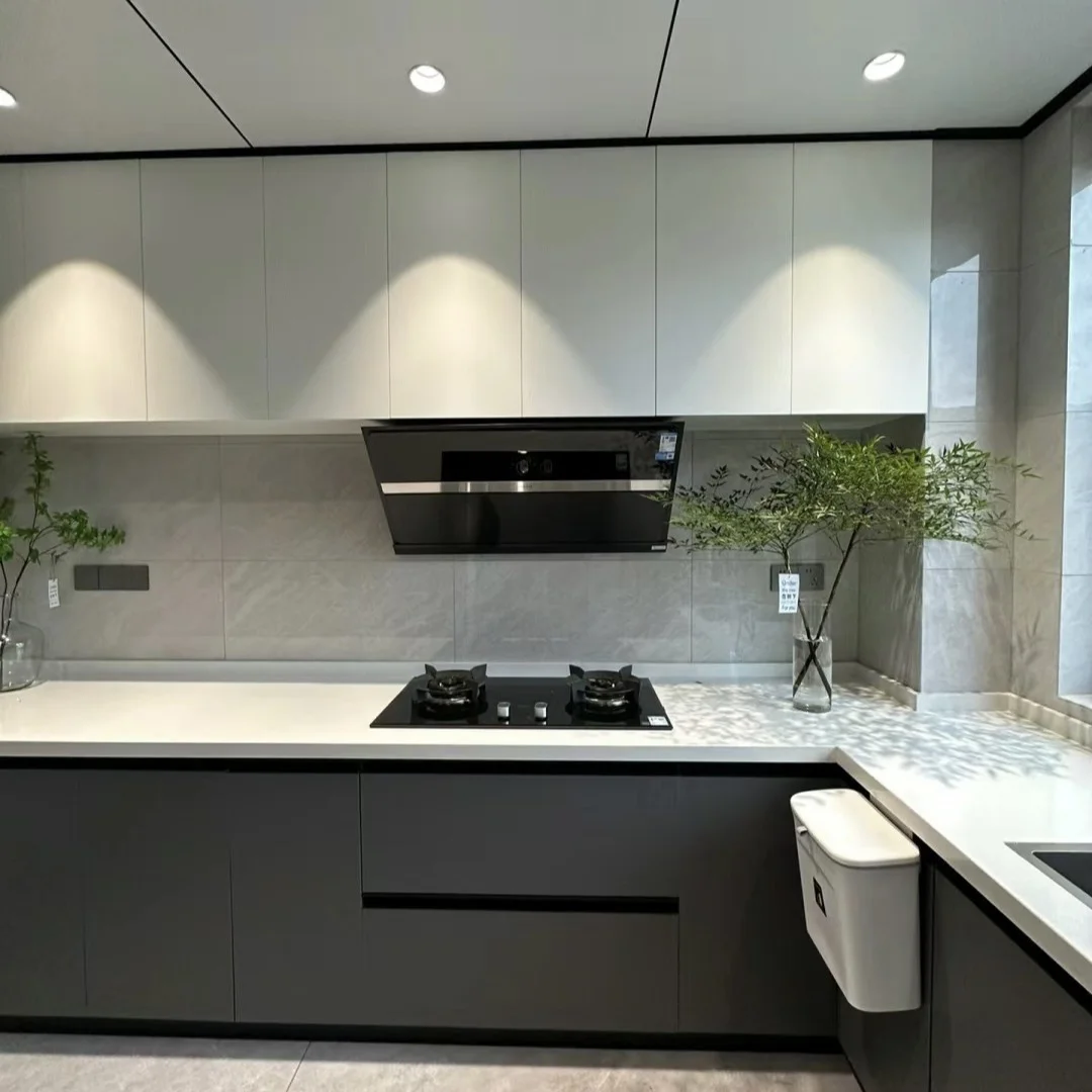 Customized Modern Kitchen Furniture Design High Glossy Lacquer Kitchen Cabinet