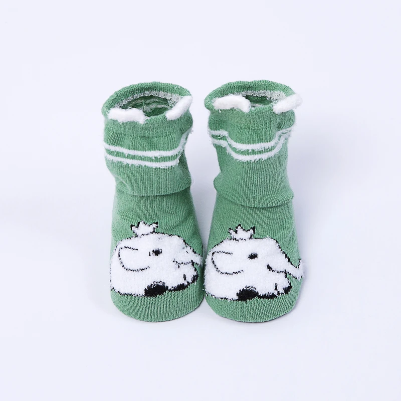 Custom factory supply cartoon eco panda socks feather yarn anti skid patchwork baby socks for autumn winter