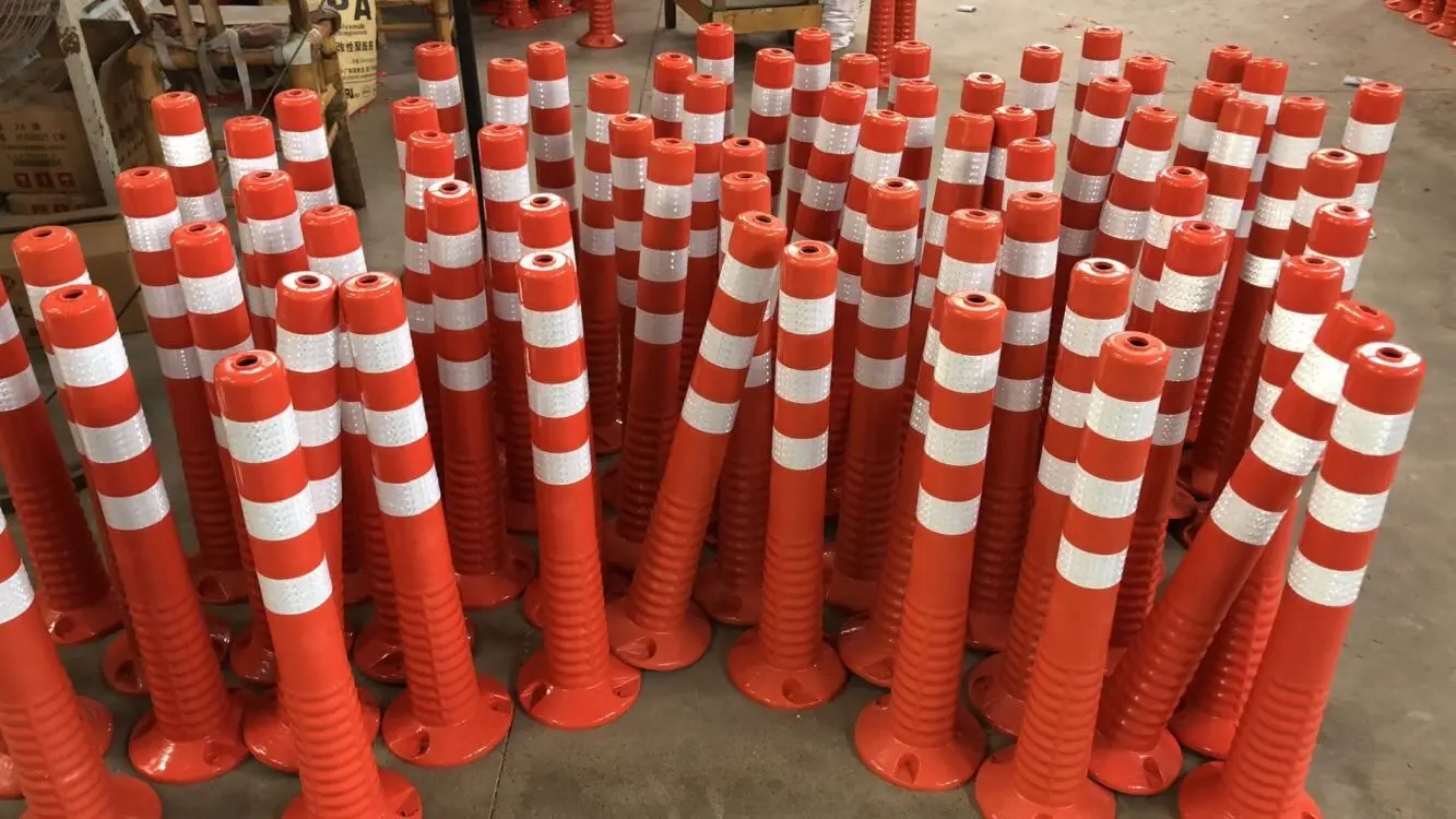 Road safety delineators H75cm TPU flexible bollard delineator traffic post warning spring post