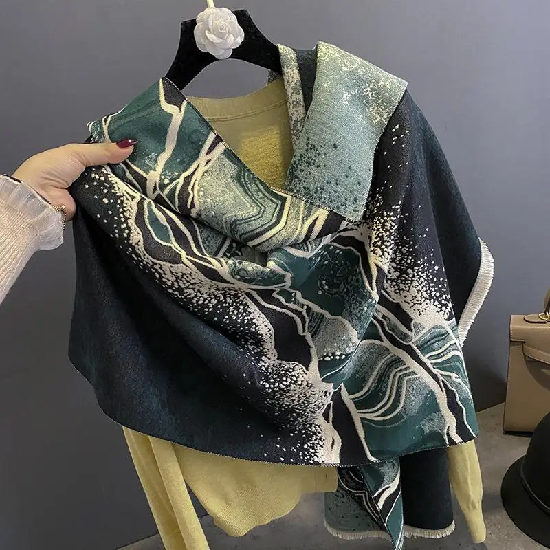 2023 cashmere imitation and winter Korean version of everything contrasting landscape simple retro warm neck