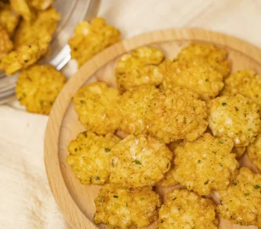 Crispy China Snacks High Quality Rice Cracker Popular Snack for Leisure Time