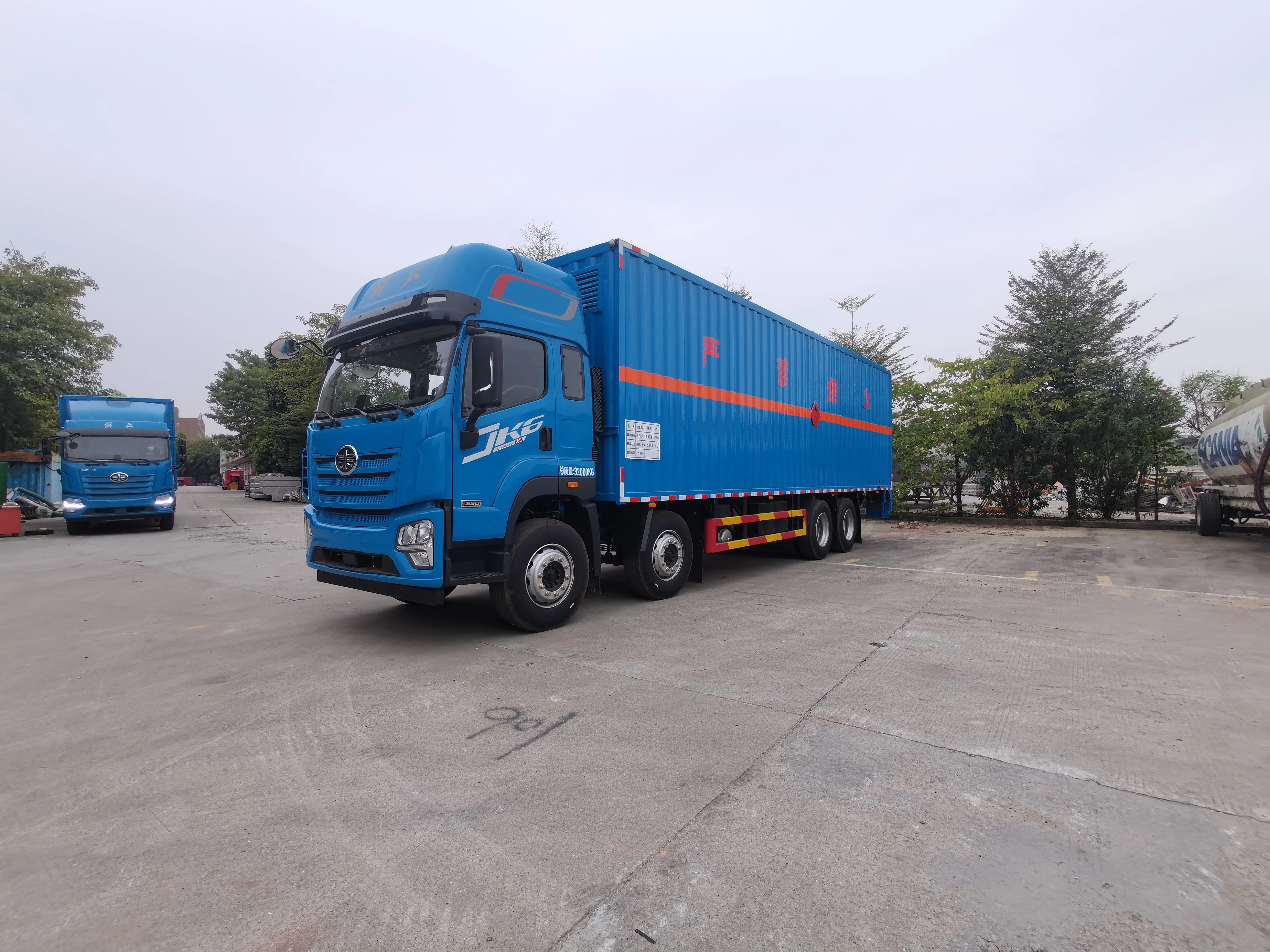New 8*4 Design Diesel-Fueled Mini Truck Explosion-proof vehicle