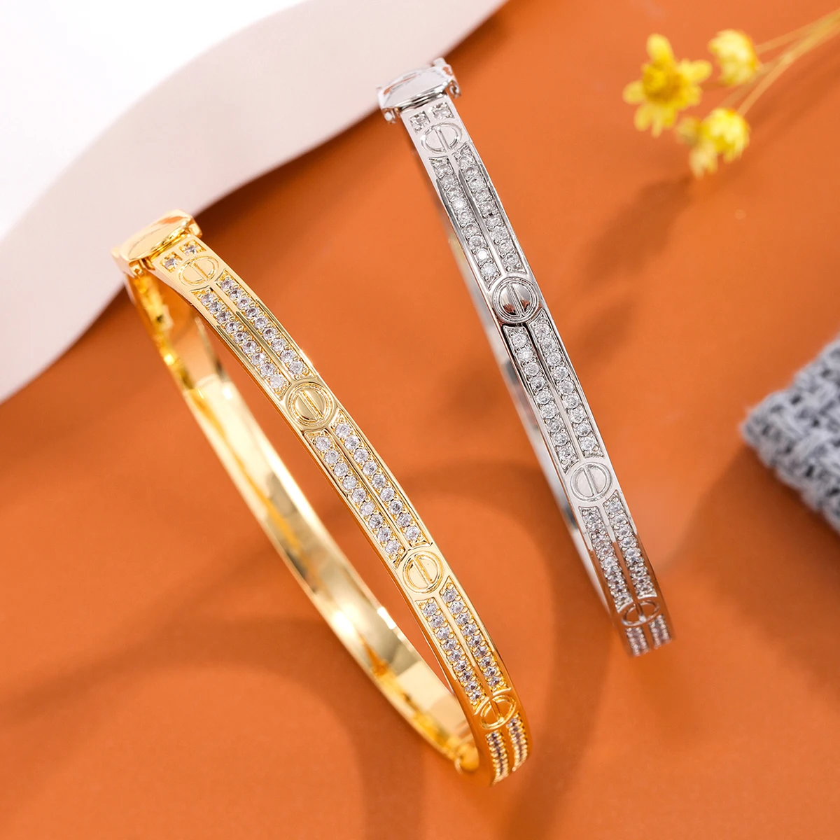 ZF Factory Wholesale Bangles Luxury Design Brass 18K Gold Plated Waterproof Fadeless Fashion Bangles