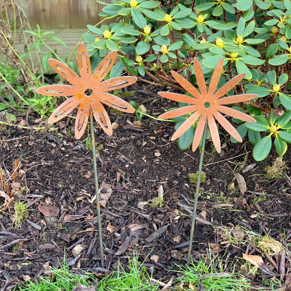 Factory supply rusty metal lanterns flower metal rusty metal flowers cutouts garden outdoor