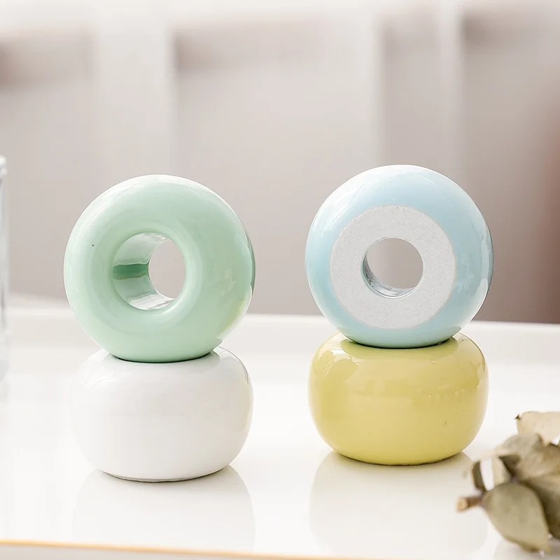 Personality Simple Ceramic Base Nordic Frame Ceramic Family Toothbrush Holder Stand