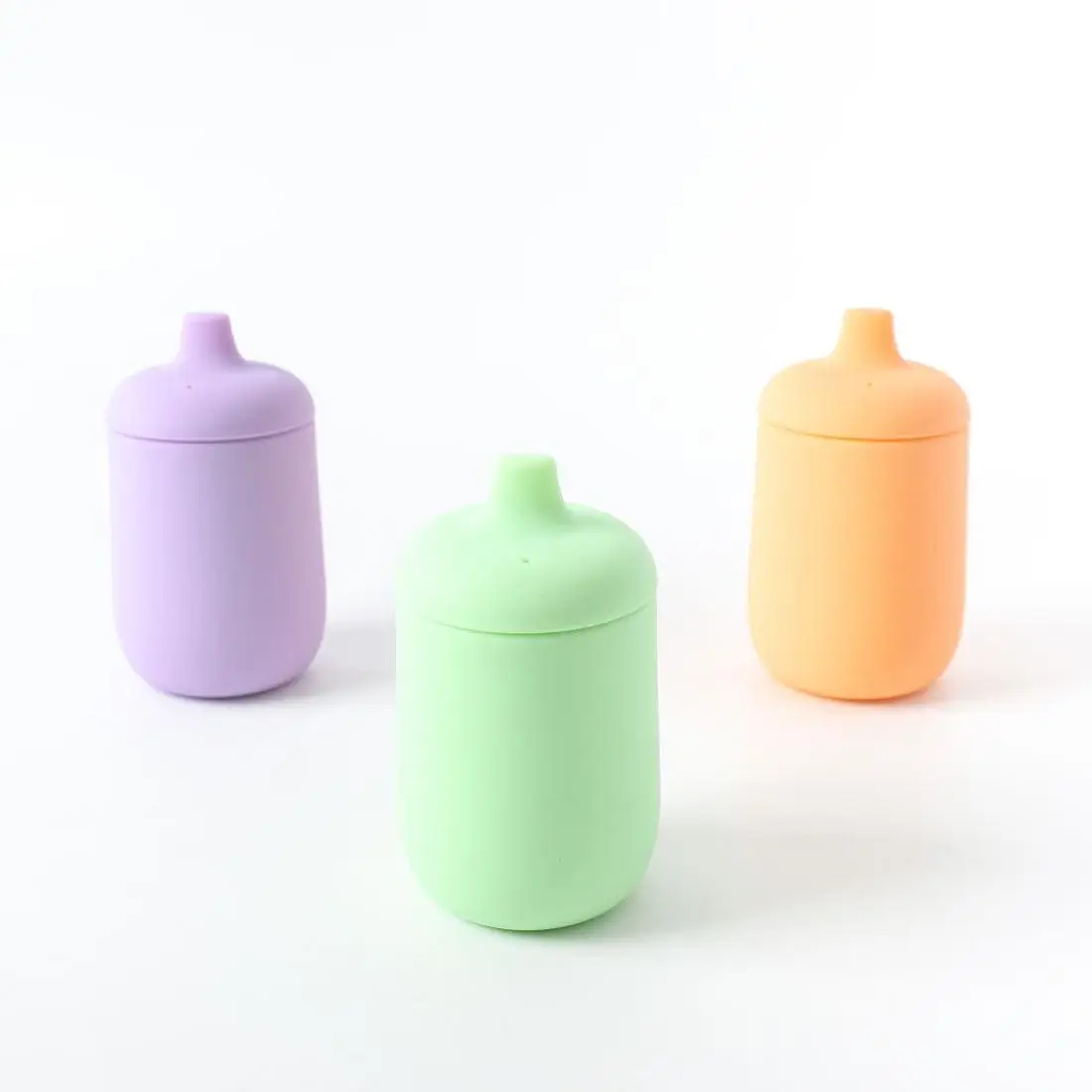 Бесплатные многоразовые силиконовые чашки BPA для детских закусок с ручкой, легкий захват для малышей, набор нетоксичных чашек для обучения отлучению от груди