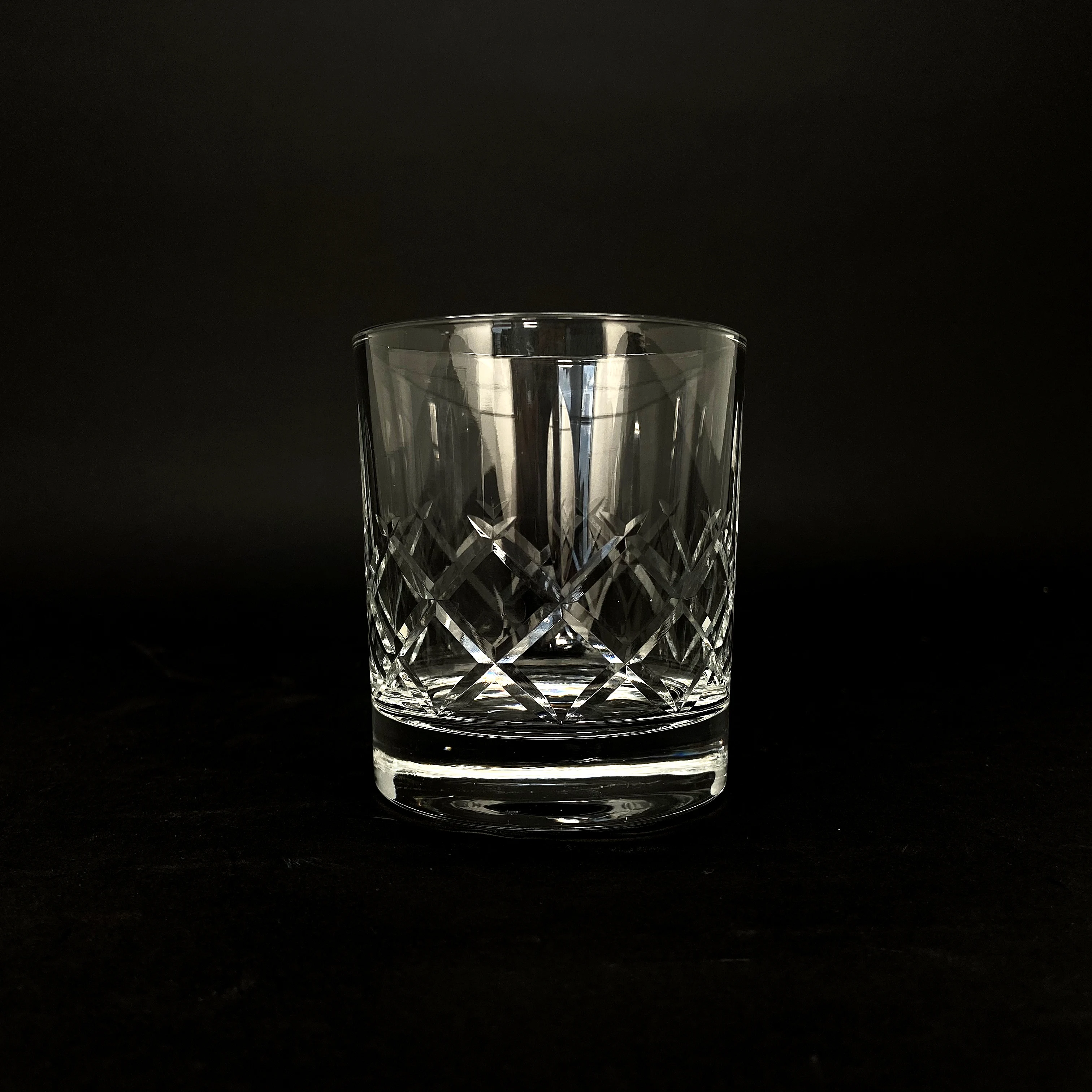 Heavy Bottom Old Fashion Glass Custom Round Whiskey Glass Tumblers