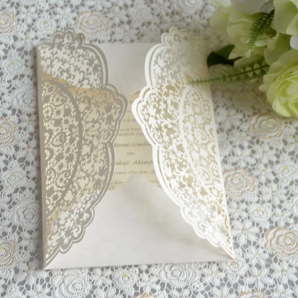 Chinese supplies laser cut elegant white card wedding invitation