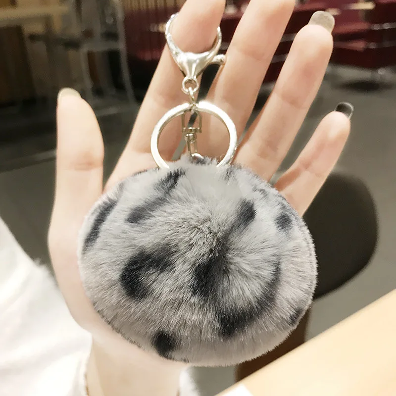 Good quality Leopard print love fur fluff ball keychain Car handbag pendant  promotional pompom Keychain for women