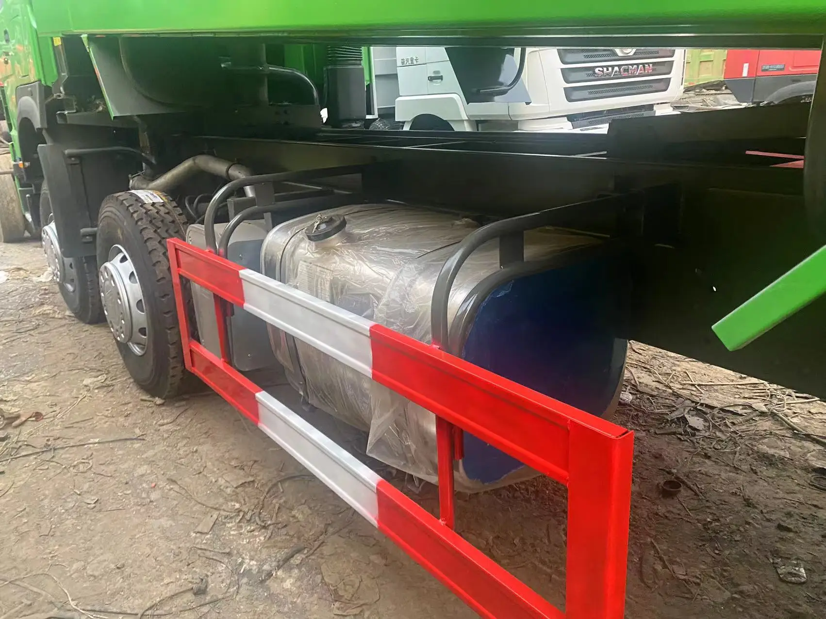 Dump Truck 40t China Howo 8x4 Heavy Duty Sinotruck Dump Truck Super Drive 400HP 12 Wheel 40t Dump Truck