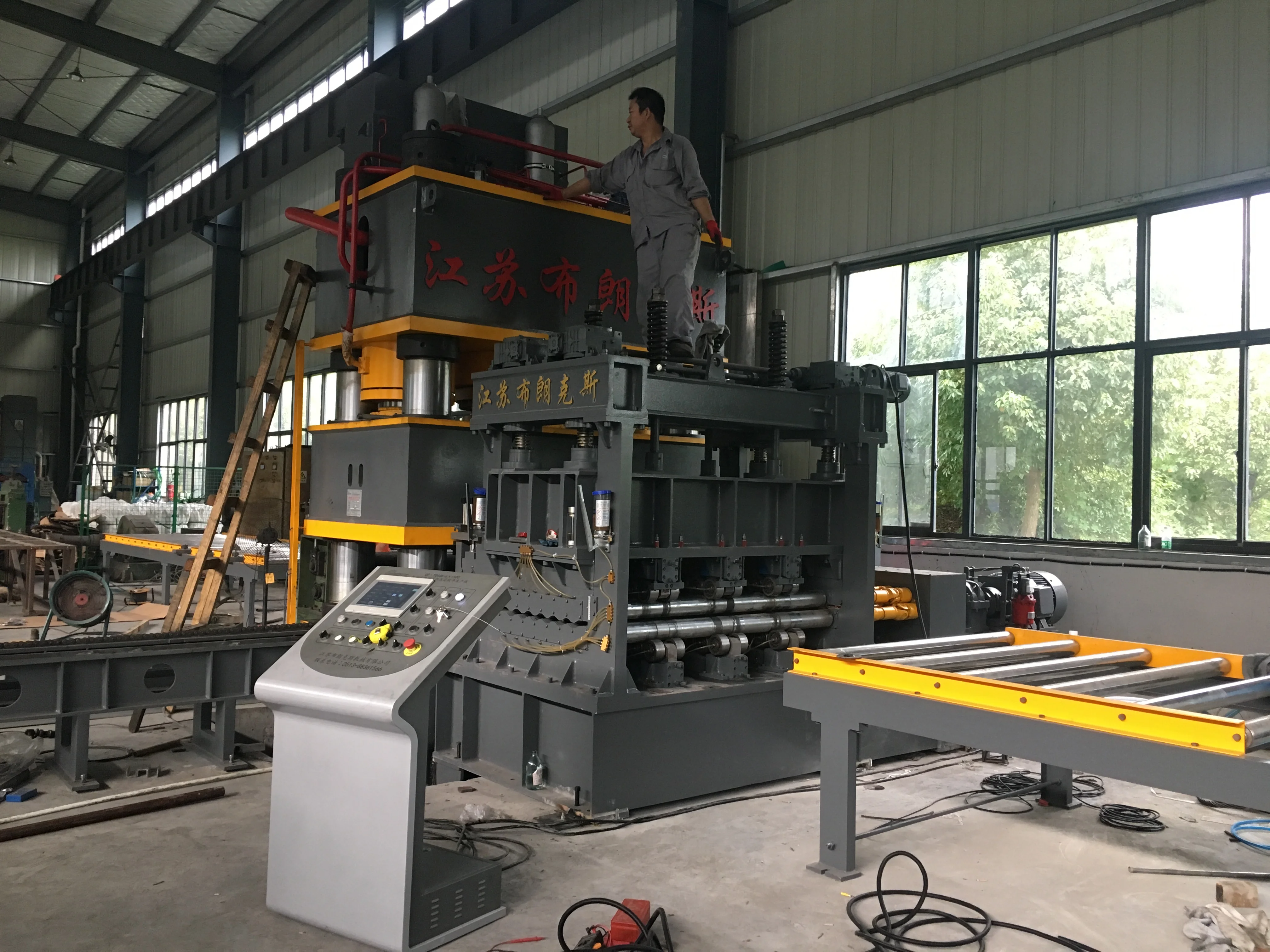 Customized Automatic Stainless Steel Embossing Machine