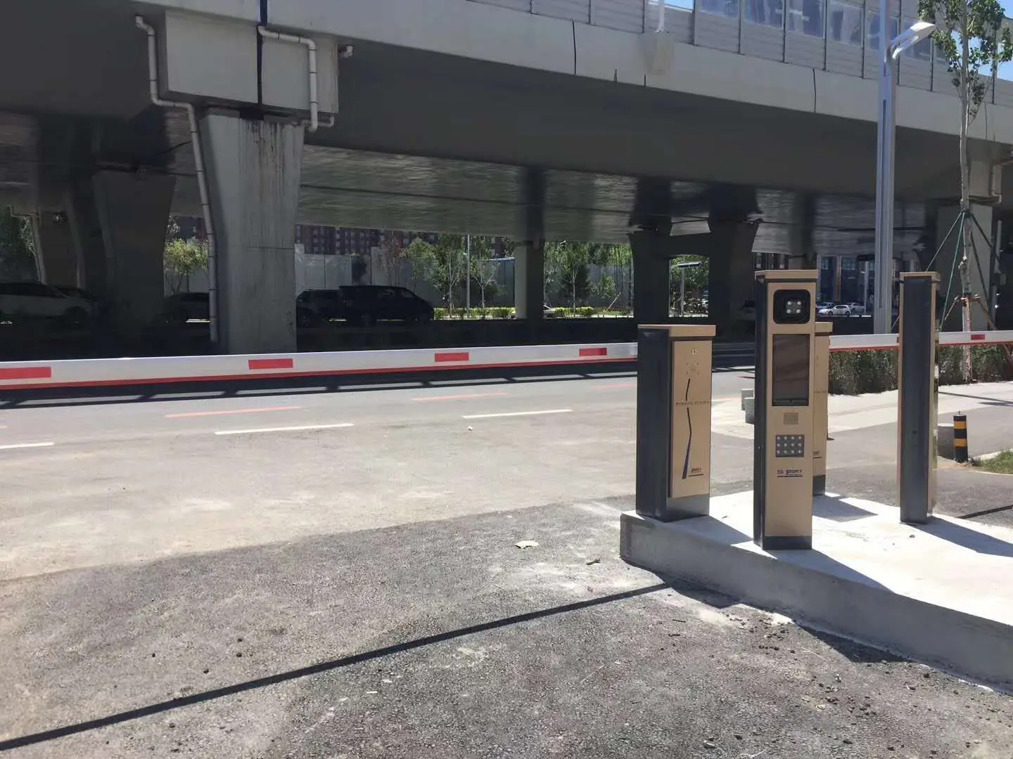 Shenzhen highway automatic parking equipment toll gate barrier with charge smart parking system boom barrier gate