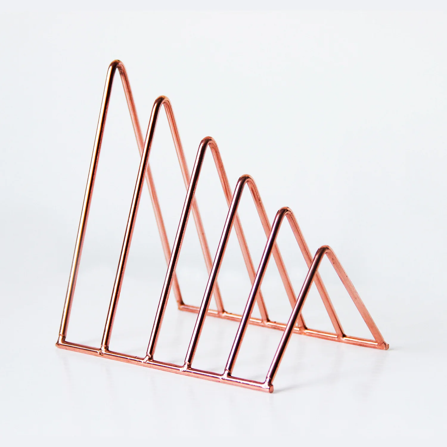 Nordic Creative Small Bookshelf Triangle Desktop Storage Rack for Home Removable Iron Shelf for Magazine Newspaper Organization